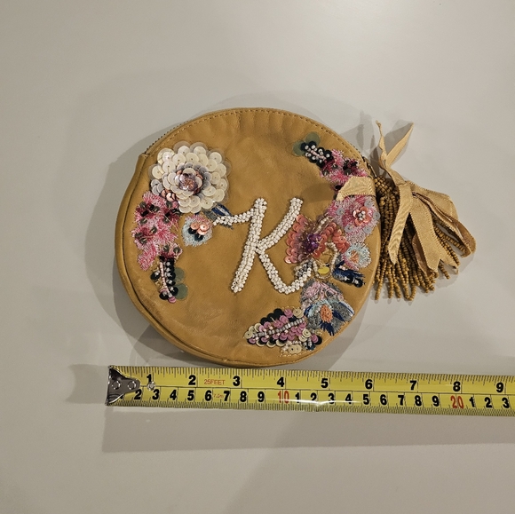 Anna Harlow K Monogram Tan Leather Purse - Picture 4 of 4